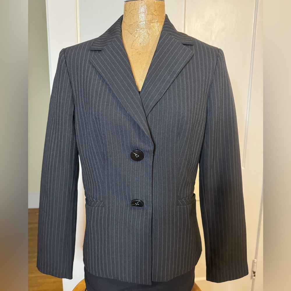 Evan Picone Black Pinstripe Women's Blazer